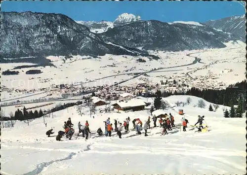 St Johann Tirol Bergbahn Wintersportzentrum Skifahrer Alpenpanorama Kat. St. Johann in Tirol