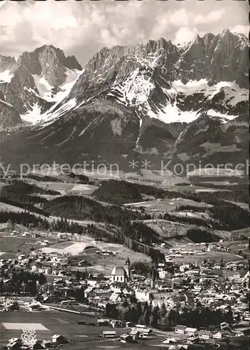 Kitzbuehel Tirol mit Wilder Kaiser Gebirge Fliegeraufnahme Kat. Kitzbuehel