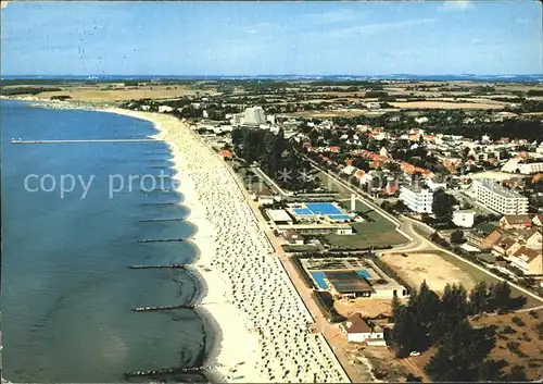 Groemitz Ostseebad Fliegeraufnahme mit Strand /  /