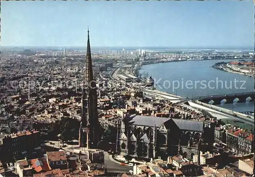 Bordeaux Fliegeraufnahme mit Kirche und Bruecke Kat. Bordeaux