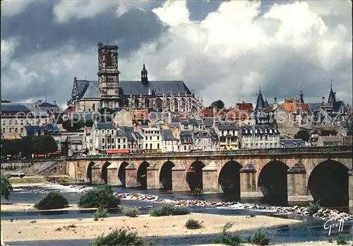 Nevers Nievre Sut le bords de la Loire Pont et Cathedrale Kat. Nevers