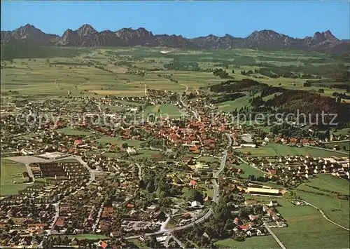 Peiting mit Allgaeuer und Tiroler Hochgebirge Fliegeraufnahme Kat. Peiting