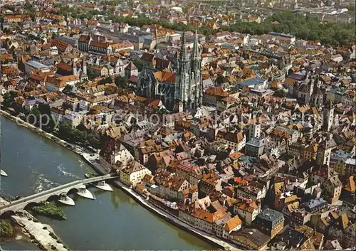 Regensburg Fliegeraufnahme mit Muenster und Brueckenpartie Kat. Regensburg