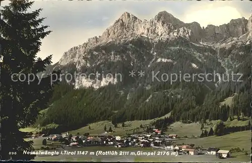 Nesselwaengle Tirol Gesamtansicht mit Rotflueh und Gimpel Allgaeuer Alpen Kat. Nesselwaengle