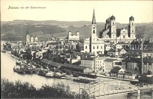 Passau Donaupartie mit Bruecke und Dom  Kat. Passau