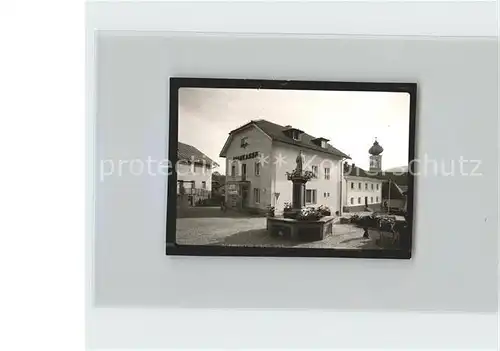 Frauenau Rathausplatz mit Kirche und Brunnen / Frauenau /Regen LKR