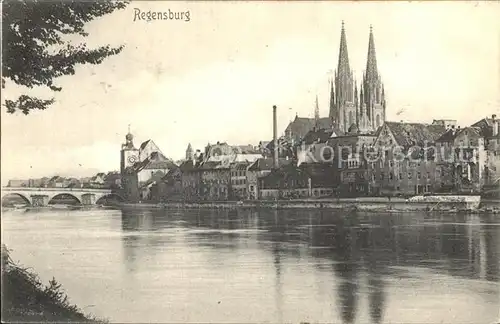 Regensburg Dom und Steinerne Bruecke / Regensburg /Regensburg LKR