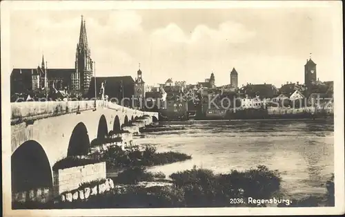 Regensburg Steinerne Bruecke mit Dom / Regensburg /Regensburg LKR