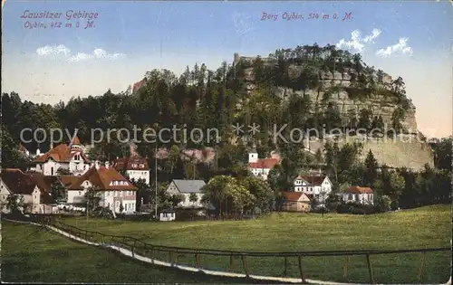 Oybin Teilansicht mit Kirche und Berg Oybin Kat. Kurort Oybin