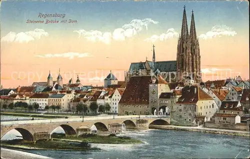 Regensburg Steinerne Bruecke mit Dom St Peter / Regensburg /Regensburg LKR