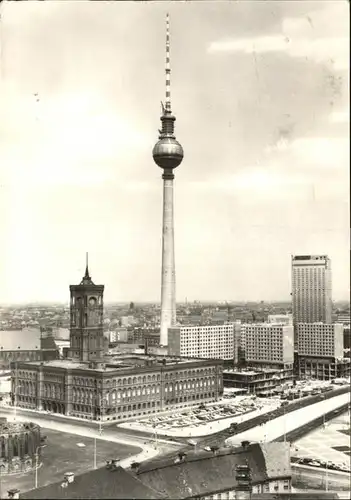 Berlin Rotes Rathaus mit Fernsehturm Kat. Berlin