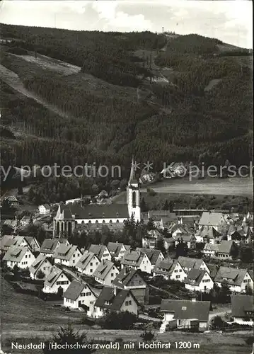 Neustadt Titisee Ortsansicht mit Kirche Hochfirst Kat. Titisee Neustadt