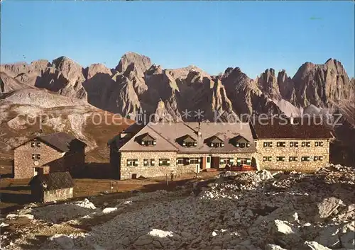 Bolzano Schlernhaeuser gegen den Rosengarten Dolomiten Kat. Bolzano