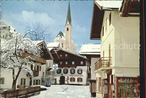 Kirchberg Tirol Ortspartie an der Kirche Gasthof im Winter Kat. Kirchberg in Tirol