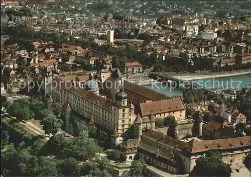 Wuerzburg Festung Marienberg mit Blick auf die Stadt Fliegeraufnahme Kat. Wuerzburg