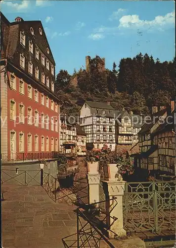 Monschau Altstadt Fachwerkhaeuser mit Blick zur Burg Kat. Monschau