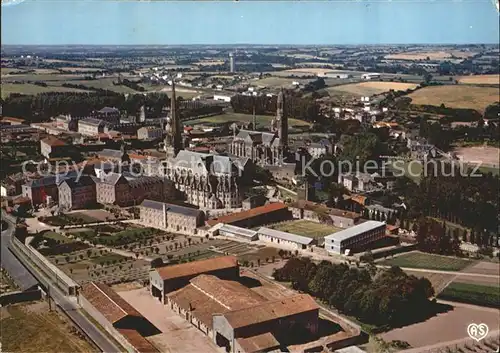 Saint Laurent sur Sevre Basilique et Chapelle des Soeurs de la Sagesse vue aerienne Kat. Saint Laurent sur Sevre