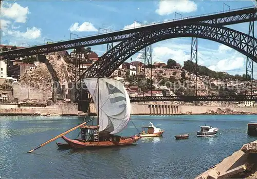 Porto Portugal Barco Rabelo atravessand Douro Kat. Porto