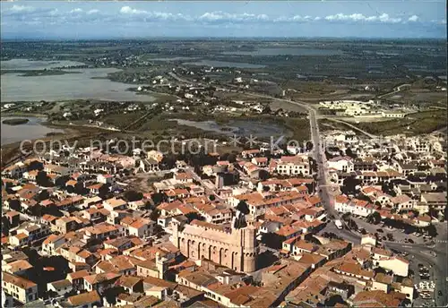 Saintes-Maries-de-la-Mer Fliegeraufnahme Eglise  /  /