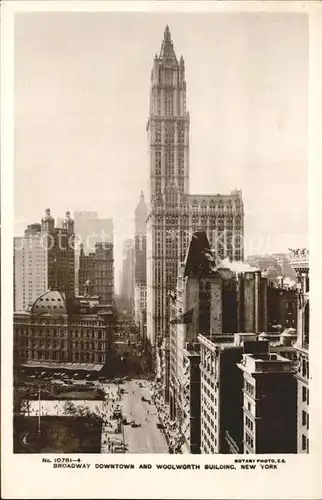 New York City Broadway mit Woolworth Building / New York /