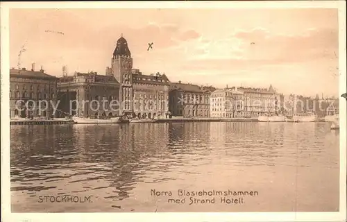 Stockholm Norra Blasieholmshamnen met Strand Hotell Kat. Stockholm