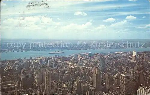 New York City Fliegeraufnahme Queen Elizabeth Empire State Building  / New York /
