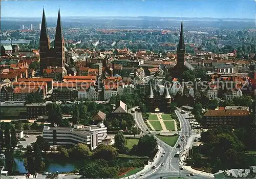 Luebeck St Marien Holstentor St Petri Kirche Hansestadt Fliegeraufnahme Kat. Luebeck