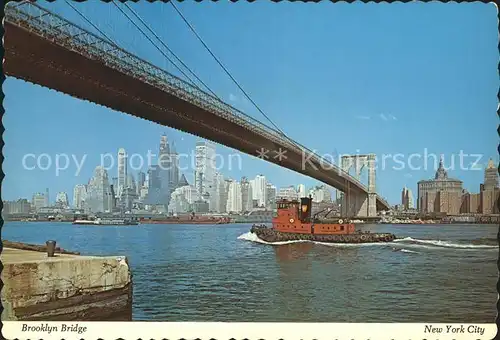 New York City Brooklyn Bridge East River / New York /