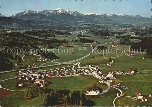 Neukirchen Teisenberg mit Hochfelln Hochgern Kampenwand Chiemgauer Alpen Fliegeraufnahme Kat. Teisendorf