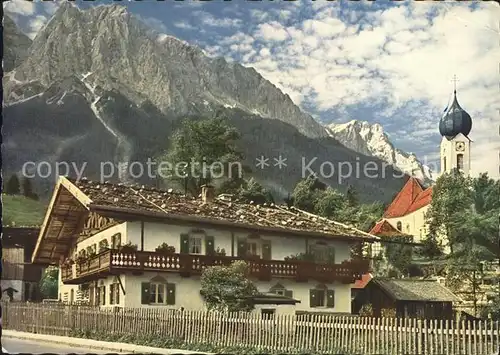 Grainau Ortspartie mit Kirche Waxenstein Zugspitze Wettersteingebirge Kat. Grainau