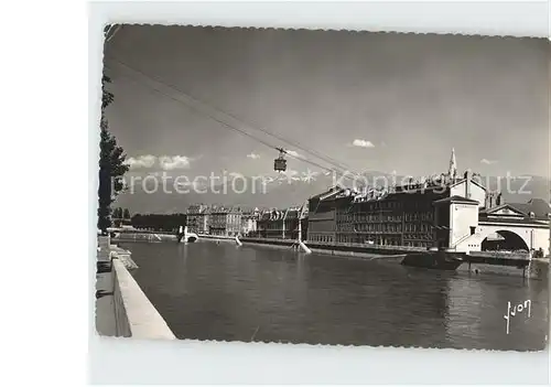 Grenoble Seilbahn ueberm Fluss Kat. Grenoble