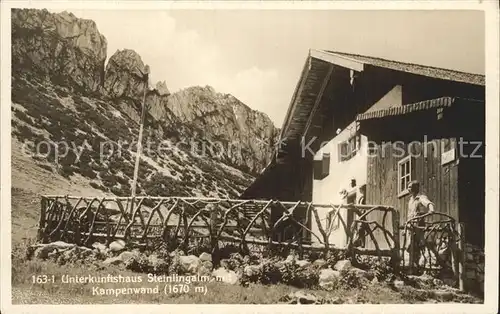Aschau Chiemgau Unterkunftshaus Steinlingalm mit Kampenwand Chiemgauer Alpen Kat. Aschau i.Chiemgau