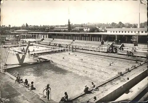 Macon Saone et Loire Centre Nautique Vue d ensemble des piscines Kat. Macon