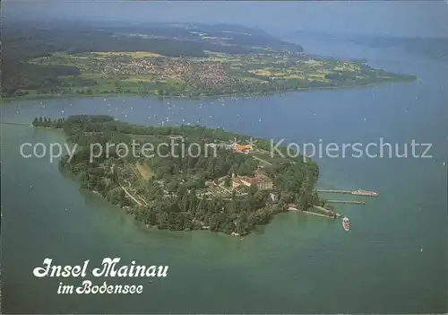 Insel Mainau im Bodensee mit Bodanrueck und ueberlingersee Fliegeraufnahme Kat. Konstanz Bodensee