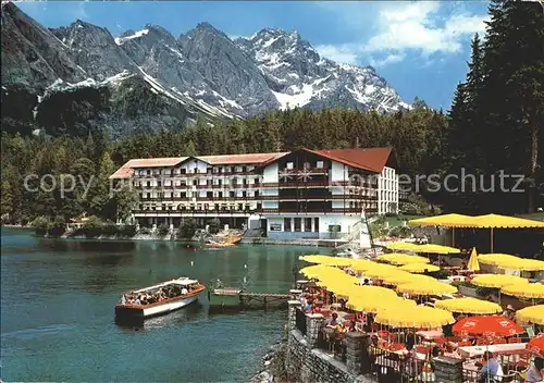 Eibsee Eibsee Hotel und Eibseepavillon Terrasse Motorboot Anlegestelle Zugspitze Kat. Grainau