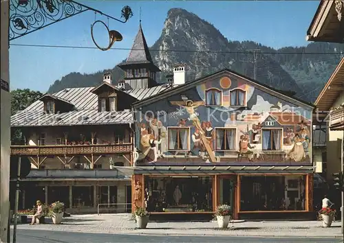 Oberammergau Dorfplatz mit Fresko Das Geluebde Kat. Oberammergau