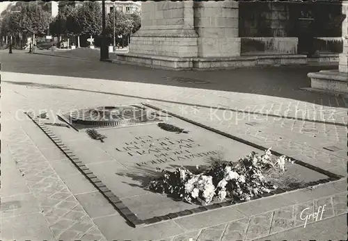 Paris Tombeau du Soldat Inconnu sous l Arc de Triomphe de l Etoile Kat. Paris