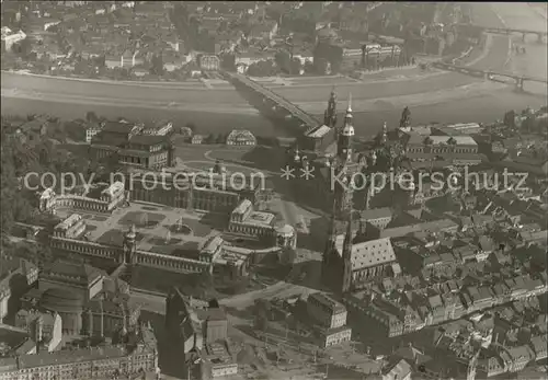 Dresden Altstadt Zwinger Theaterplatz Neustadt Fliegeraufnahme vor Zerstoerung 1945 Kat. Dresden Elbe