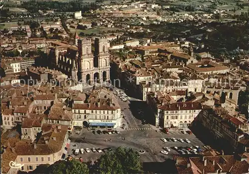 Auch Gers La Cathedrale Place Centrale Kat. Auch