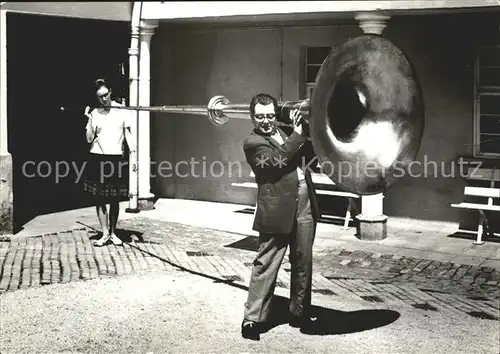 Markneukirchen Musikinstrumenten- Museum Gestreckte Tuba / Markneukirchen /Vogtlandkreis LKR