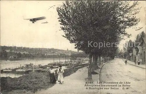 Boulogne-sur-Mer Les Pionniers de l'Air Aeroplane traversant la Seine / Boulogne-sur-Mer /Arrond. de Boulogne-sur-Mer