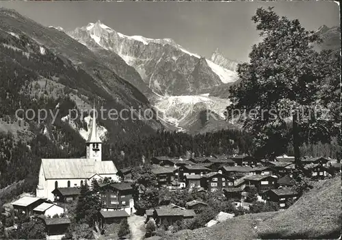 Ernen Ortsansicht mit Kirche Wannehorn Finsteraarhorn Berner Alpen / Ernen /Bz. Goms