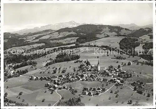 Mogelsberg mit Blick zum Saentis Appenzeller Alpen Fliegeraufnahme / Mogelsberg /Bz. Toggenburg