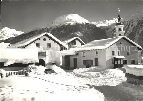 Bever Maloja Dorfpartie Kirche im Winter / Bever /Bz. Maloja