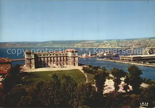 Marseille Chateau Pharo Dans lointain Port  Kat. Marseille