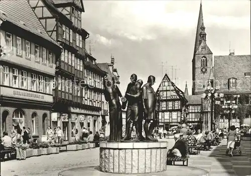Quedlinburg Marktplatz mit Muenzenberger Musikanten Kat. Quedlinburg