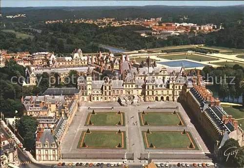 Fontainebleau Seine et Marne Palais Cour du Cheval Blanc ou des Adieux vue aerienne Kat. Fontainebleau