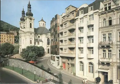 Karlovy Vary Kurhaeuser mit Maria Magdalena Kirche / Karlovy Vary /