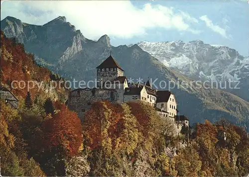 Vaduz Schloss mit Wappen Residenz des Fuersten von Liechtenstein Kat. Vaduz