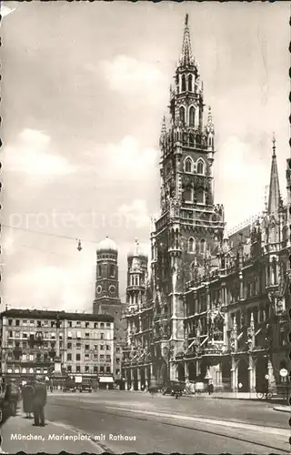 Muenchen Marienplatz mit Rathaus Kat. Muenchen